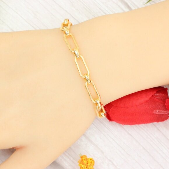 "Trendy Handmade Bracelet – A Thoughtful Gift for Girls & Women | UNVRC1518 - Picture 8 of 10